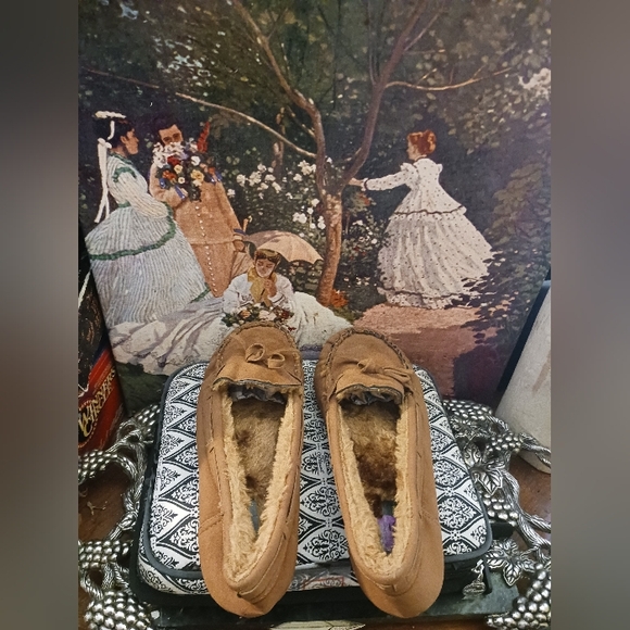 🥿🥿Blue Berry shearling lined slippers Size 6.5, Tan Color,Nice Gift 🎁 Giving. - Picture 5 of 6